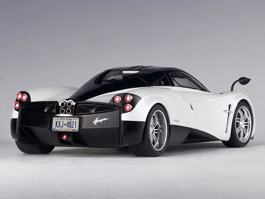 AUTOart Pagani Huayra 1:12 Scale Diecast Model